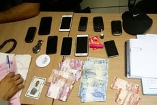 Com os menores foram recuperados celulares, dinheiro e joias levados do assalto