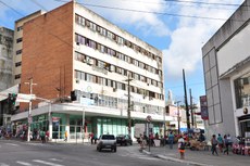 Dois pavimentos no prédio do antigo Banco Real, no Centro de João Pessoa, estão entre os imóveis que serão negociados
