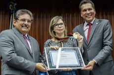 Presidente Adriano Galdino destaca que pesquisa da médica Adriana  Melo é merecedora do Prêmio Nobel de Medicina