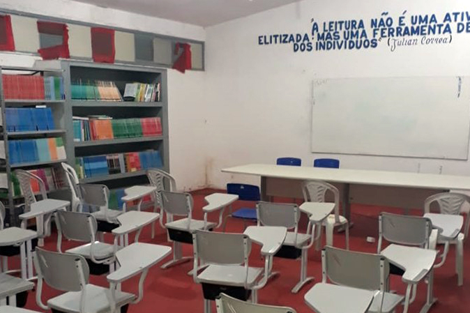 biblioteca-hitler-cantalice.jpeg