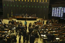Apesar de bastante contestado, deputados podem criar um fundo público para financiar campanhas eleitorais