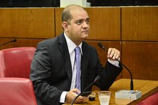 O vereador Bruno Farias (PPS), autor do projeto de lei, comemorou a sanção e vê avanço para a segurança dos cidadãos e dos próprios bancos