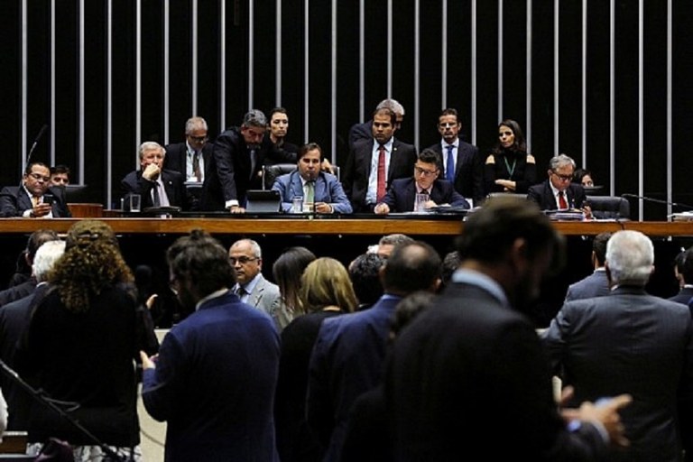 21-12-2017-F-câmara.jpg 21-12-2017-F-câmara.jpg