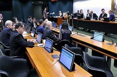 O colegiado aprovou o parecer favorável a PEC das Diretas Já. Agora, a proposta ainda precisa ir a uma comissão especial antes de ser enviada ao plenário