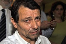 Cesare Battisti foi condenado à prisão perpétua na Itália pelo assassinato de dois policiais