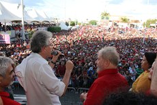 A celebração da chegada das águas do "Velho Chico" em Monteiro reuniu milhares de pessoas no último domingo