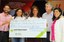 cheque_ricardo no dia internacional da mulher_foto jose marques (2).jpg