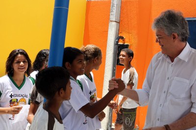 "Para o próximo ano o investimento será ainda maior. Vamos entregar 54 escolas, sendo 15 novas, com recursos que chegam aos R$ 149 milhões", frisou o governador Ricardo Coutinho