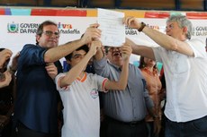 "Enfrentamos uma crise nacional, mas estamos conseguindo superar as dificuldades com ideias simples e parcerias importantes", disse Ricardo