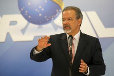 O ministro Raul Jungmann não informou quando o governo vai liberar os recursos para estados e municípios