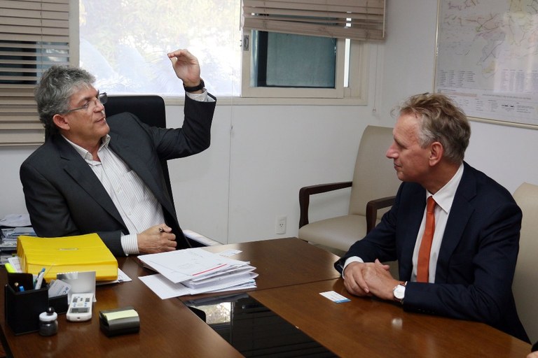 Ricardo com embaixador da Holanda Ricardo com embaixador da Holanda