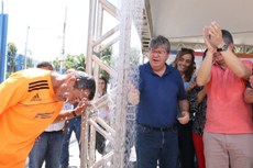 O sistema de abastecimento de água recebeu investimentos na ordem R$ 772 mil - oriundos do tesouro estadual. Já a Escola Municipal de Ensino Fundamental Domício Ribeiro Duarte, uma ação do Pacto pelo Desenvolvimento Social da Paraíba, foi contemplada com recursos que somam R$ 560 mil.