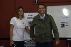 Entidade cita declarações racistas, homofóbicas e machistas de Bolsonaro, além de perseguição e ameaças sofridas por, ao menos, 140 jornalistas durante a cobertura eleitoral