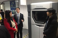 Vice-governadora da Paraíba acompanhou o processo de construção de peça na Aurora 3D, em Xangai