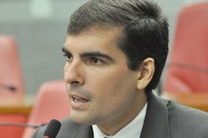 Entre as leis "caducas" encontradas por Lucas de Brito (PSL) está a que cria, para o funcionário público, o Salário Esposa