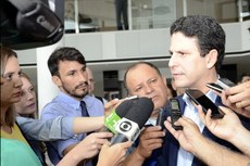 Ainda no aeroporto João Suassuna, Bruno Araújo confirmou que serão entregues as 4.100 unidades habitacionais