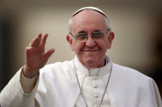 O papa e a ONG Caritas criaram o projeto “Partilhar a Viagem”, que incentiva as pessoas a ouvirem histórias de imigrantes