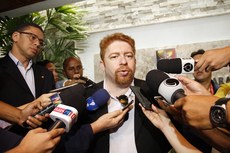 O delegado Allan Terruel não descartou a participação de mais pessoas no esquema criminoso
