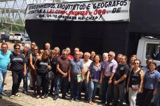 Profissionais reclamam perda de direitos assegurados por lei