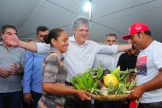 Cerca de 200 famílias de pequenos agricultores serão beneficiadas com lotes em 837 hectares de terras