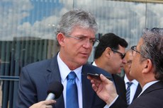 "Não podemos ver os estados com os menores IDHs, com as maiores dificuldades tendo que financiar estados com maior condição econômica", argumentou Ricardo