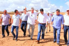 Ministro constatou, ao lado do governador Ricardo Coutinho, a regularidade das obras complementares realizadas pelo Estado para a Transposição