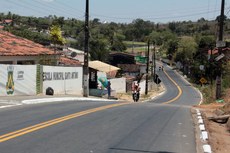 A estrada de Jenipapo possui 6,4 quilômetros de extensão e recebeu um investimento de R$ 3,8 milhões