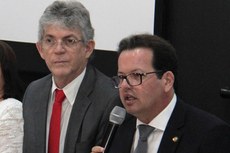 Conselheiro André Carlo Torres Pontes tomou posse como presidente do Tribunal de Contas do Estado