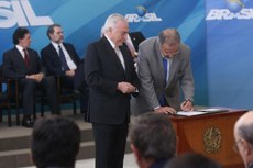Temer empossou Raul Jungmann como ministro Extraordinário da Segurança Pública, em cerimônia no Planalto