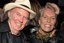 Neil Young e Joni Mitchel retiraram suas músicas da plataforma em protesto contra podcast negacionista.jpg