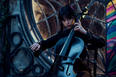 Jenna Ortega apresenta uma Wandinha completa: niilista, gótica e sarcástica