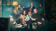 Mistura de ‘This is Us’ com ‘Black Mirror’, série ‘Years & Years’ apresenta supostas mudanças que aconteceriam nos próximos dez anos