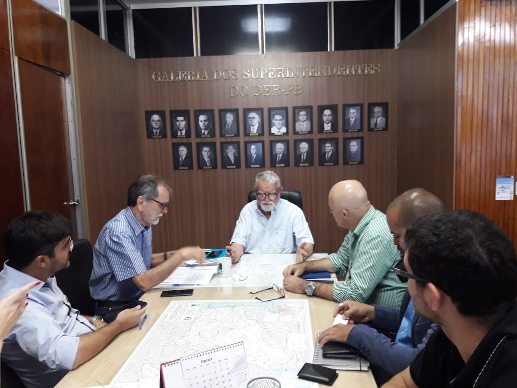 Diretoria reunida