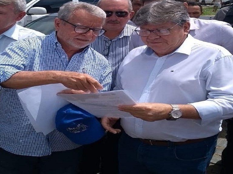 Governador João Azevêdo e Superintendente do DER, Carlos Pereira