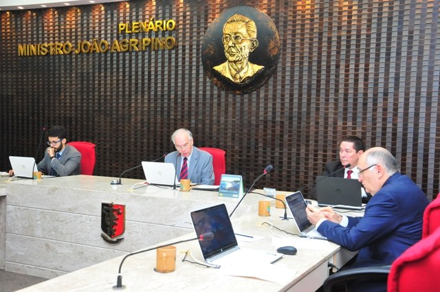 Pleno (17.04).JPG