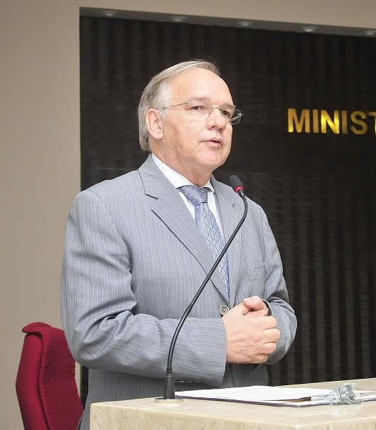 ARNOBIO VIANA.jpg