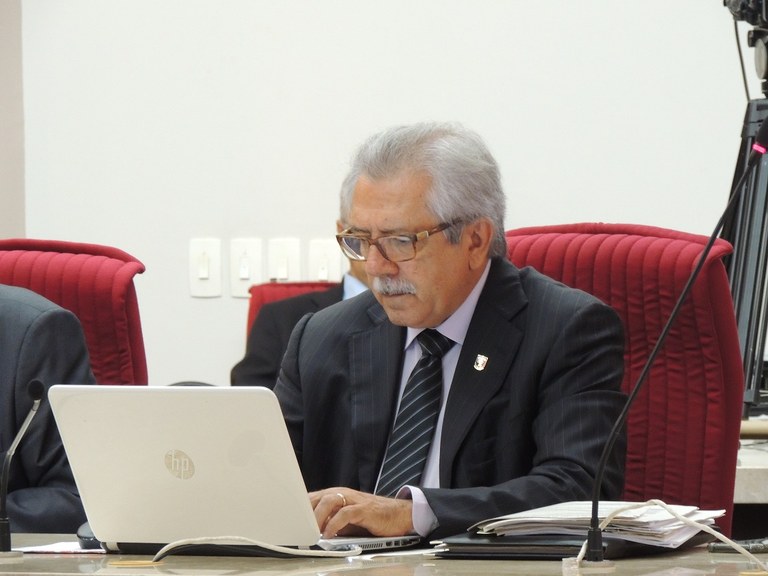 FERNANDO Catão.jpg